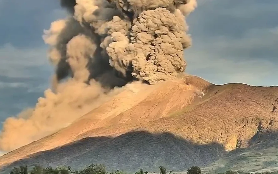 Kanlaon Volcano Ash Emission - Gulf Repost