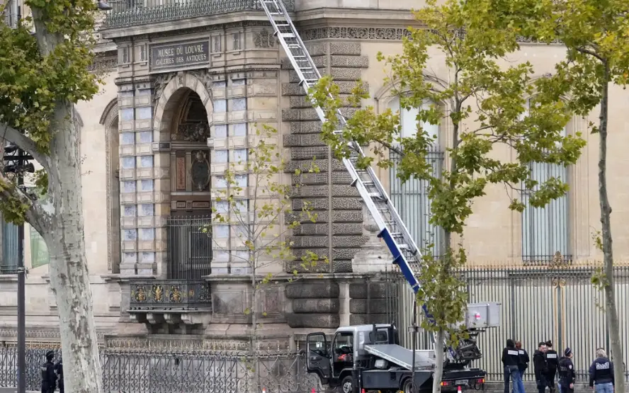 Louvre Museum heist - Gulf Repost