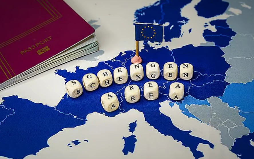 Schengen Visa Photo Requirements 2025