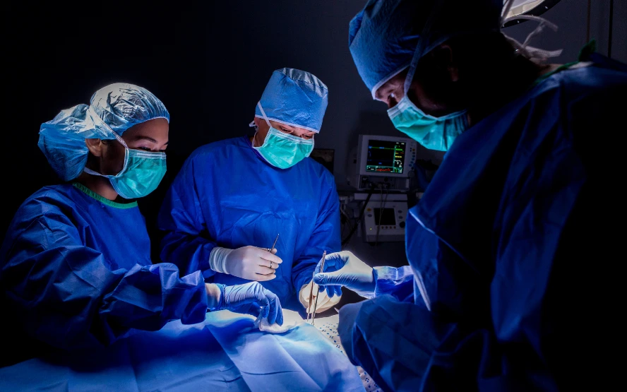 Teen Swallows 100 Magnets - Gulf repost