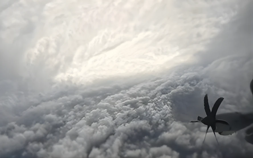US Air Force Plane Flies Through Hurricane Melissa’s Eye