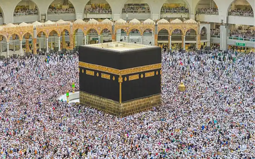 Man Jumps from Grand Mosque