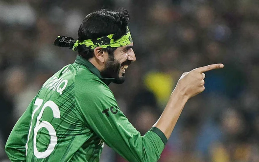 Usman Tariq-MS Dhoni